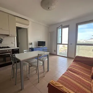 https://bilocale-4-pax-vista-mare-e-fronte-spiaggia.emilia-romagnahotels.net