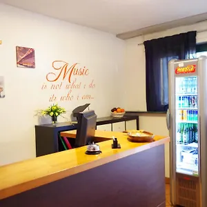 Music Μιλάνο